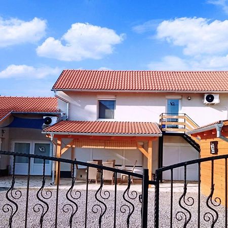 Csigaház Apartman Pécs Esterno foto