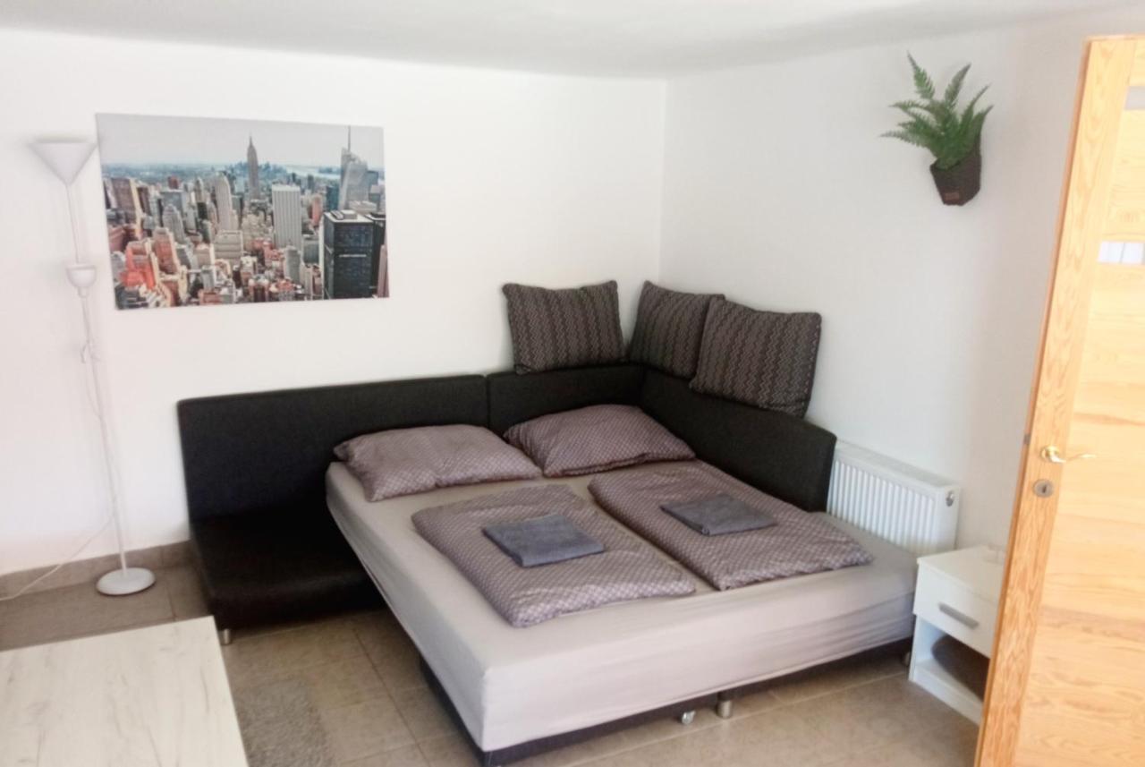 Csigaház Apartman Pécs Esterno foto