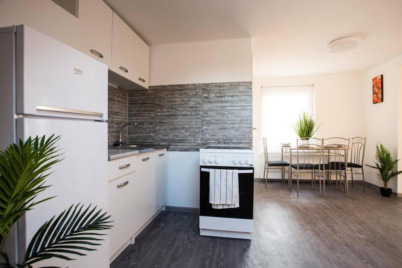 Csigaház Apartman Pécs Esterno foto