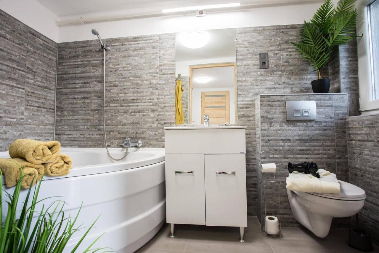Csigaház Apartman Pécs Esterno foto