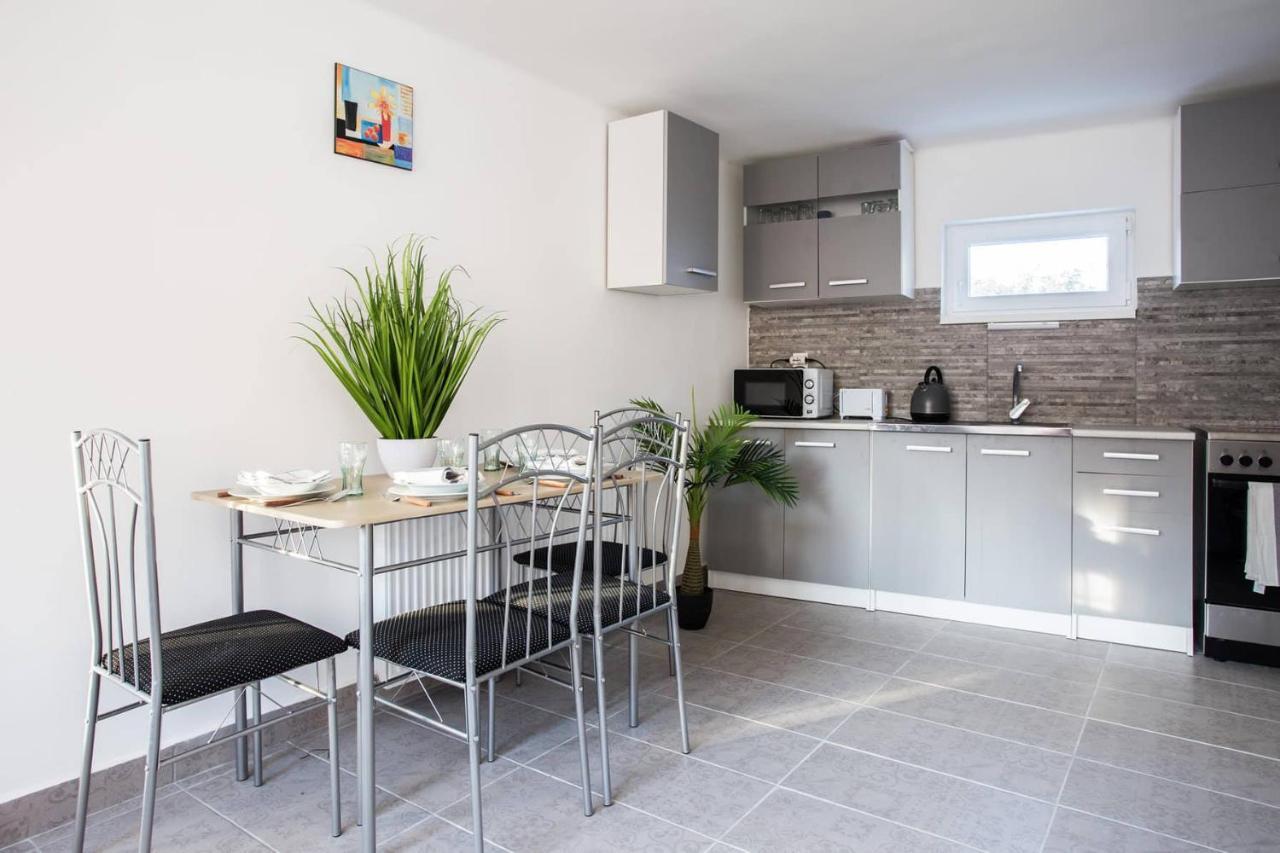 Csigaház Apartman Pécs Esterno foto